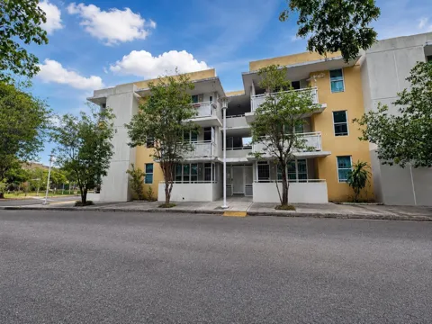 2402 COND RIBERAS DEL BUCANA #309