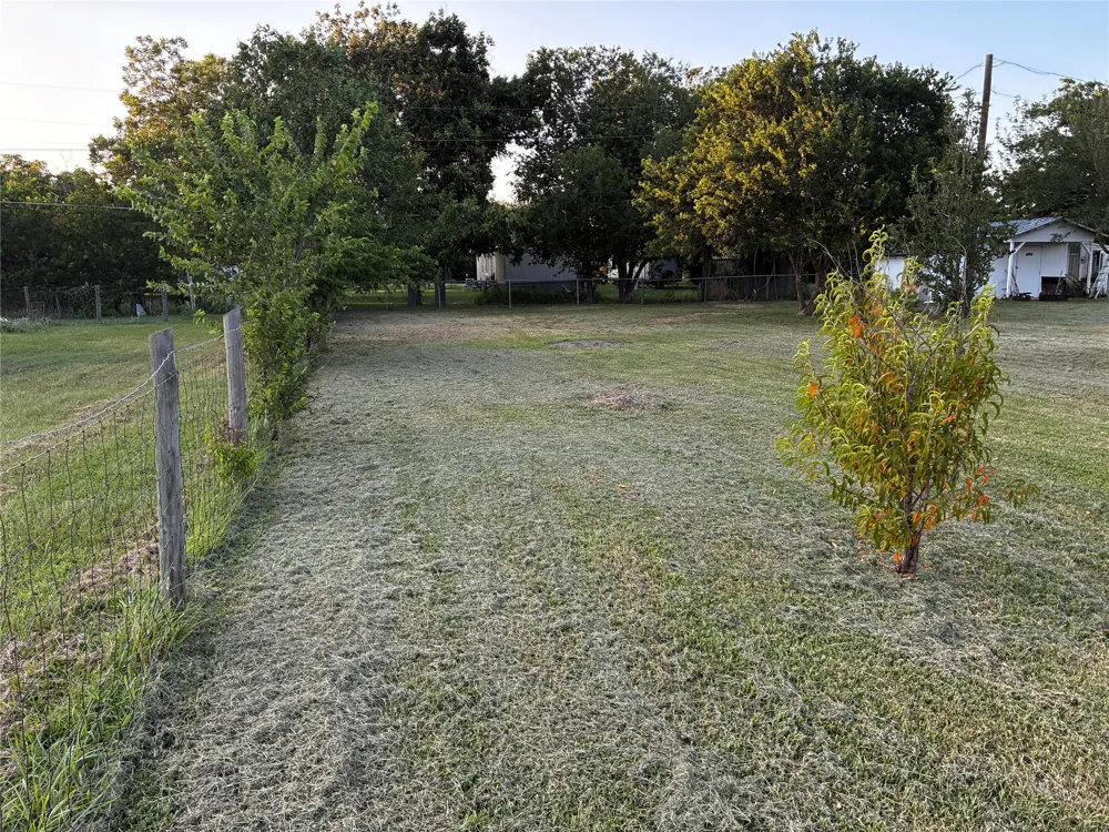 705 E Umlang Street Thorndale, TX 76577
