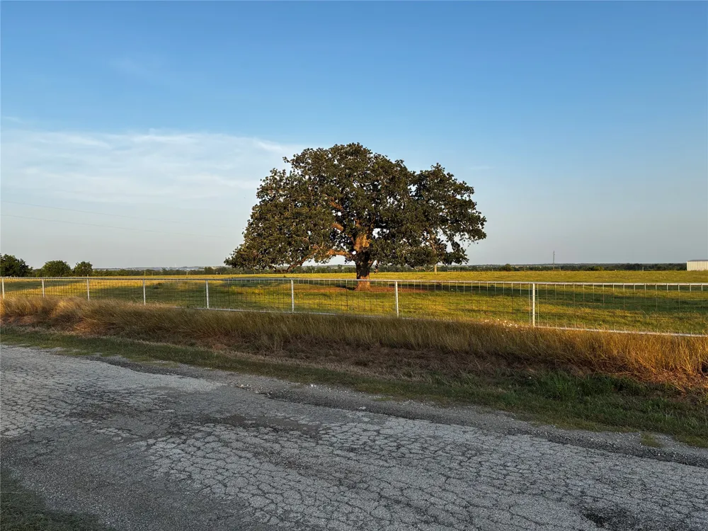 705 E Umlang Street Thorndale, TX 76577