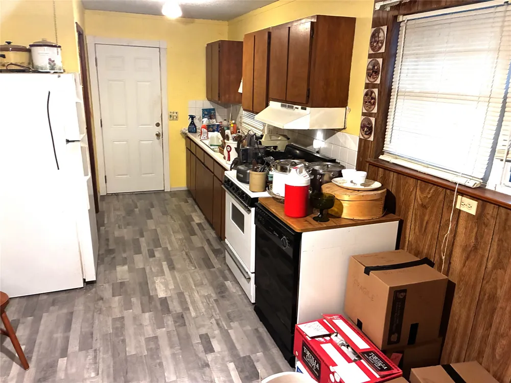705 E Umlang Street Thorndale, TX 76577