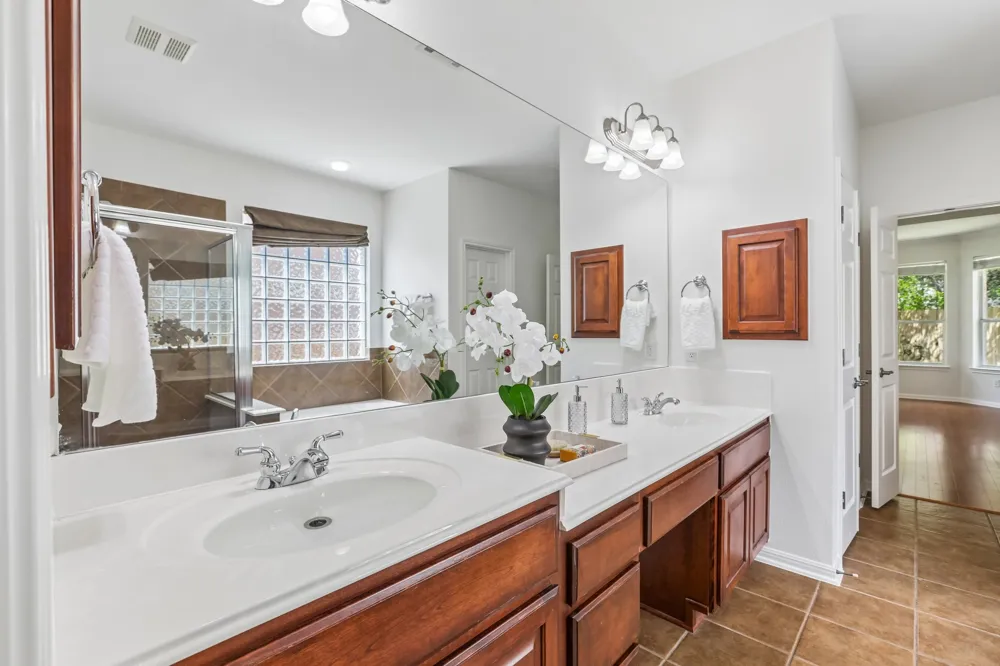 2521 Lipizzan Drive Austin, TX 78732