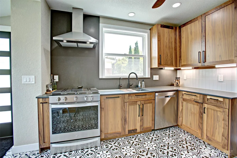 500 W McLoughlin Boulevard Vancouver, WA 98660