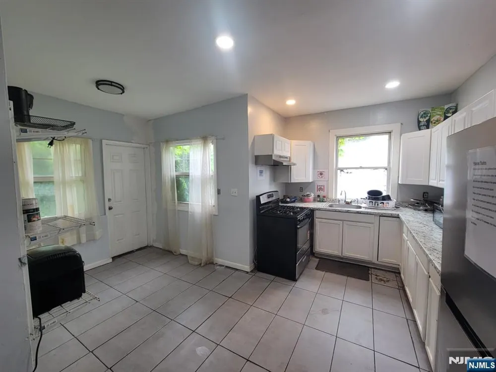 476 Laurel Street Orange, NJ 07050