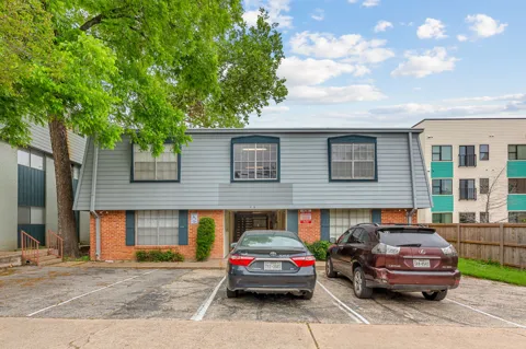 406 E 30 STREET ##106