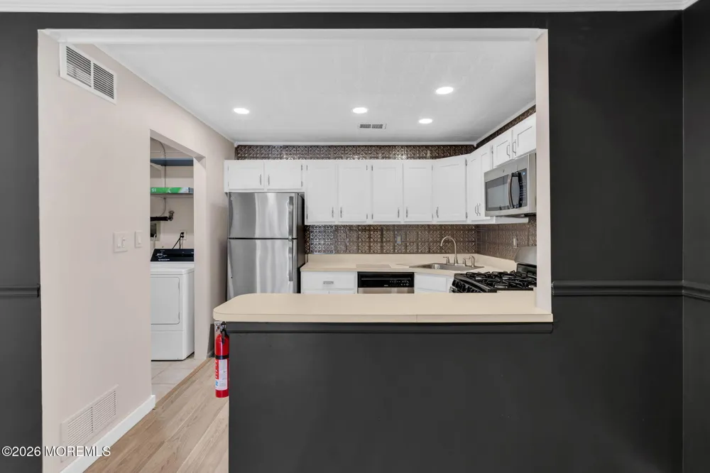 39 Pennsylvania Way North Brunswick, NJ 08902