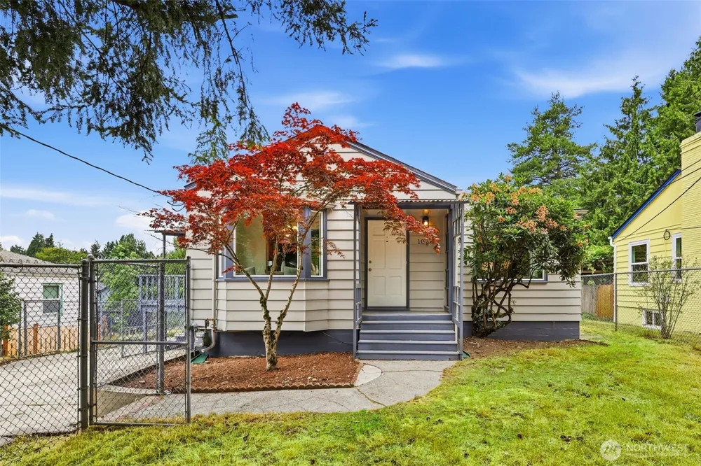 10713 15th Avenue NE Seattle, WA 98125