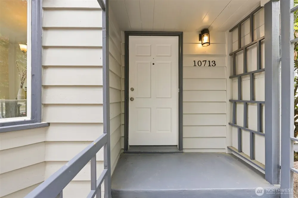 10713 15th Avenue NE Seattle, WA 98125