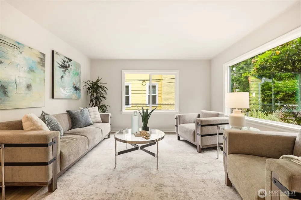 10713 15th Avenue NE Seattle, WA 98125
