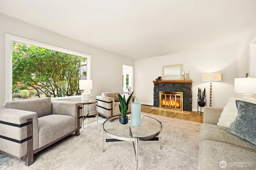 10713 15th Avenue NE Seattle, WA 98125