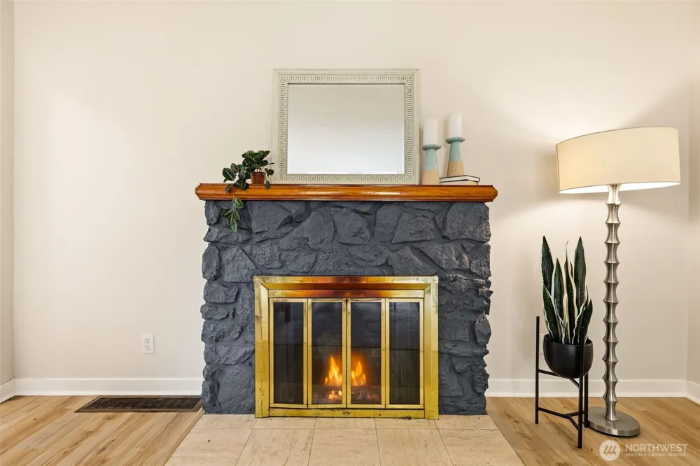10713 15th Avenue NE Seattle, WA 98125