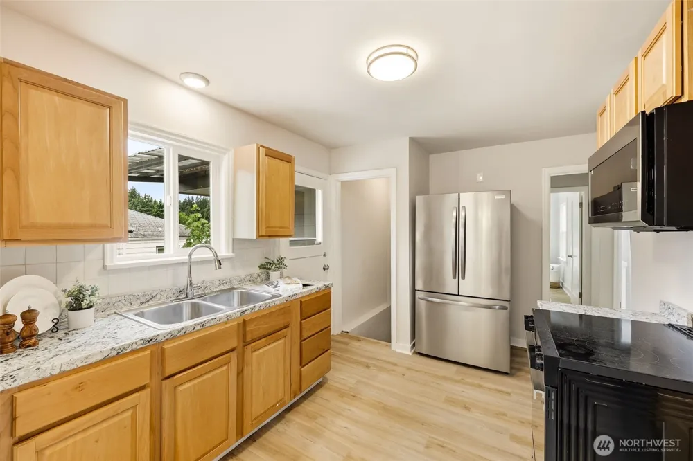10713 15th Avenue NE Seattle, WA 98125