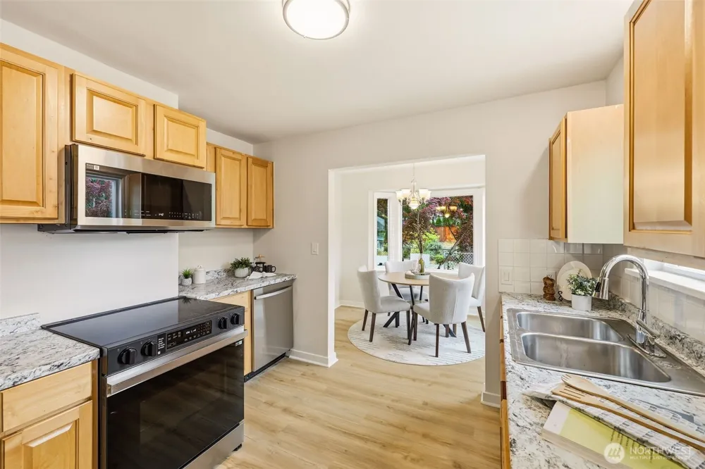 10713 15th Avenue NE Seattle, WA 98125