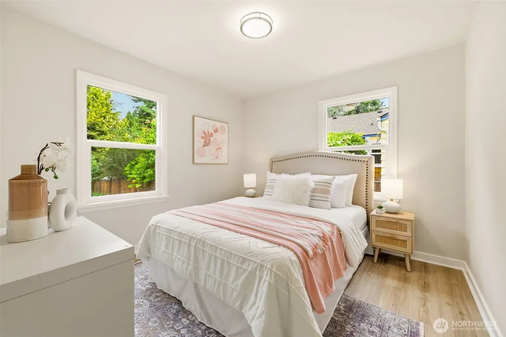 10713 15th Avenue NE Seattle, WA 98125