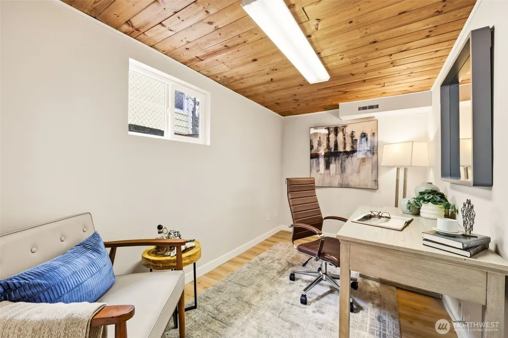 10713 15th Avenue NE Seattle, WA 98125