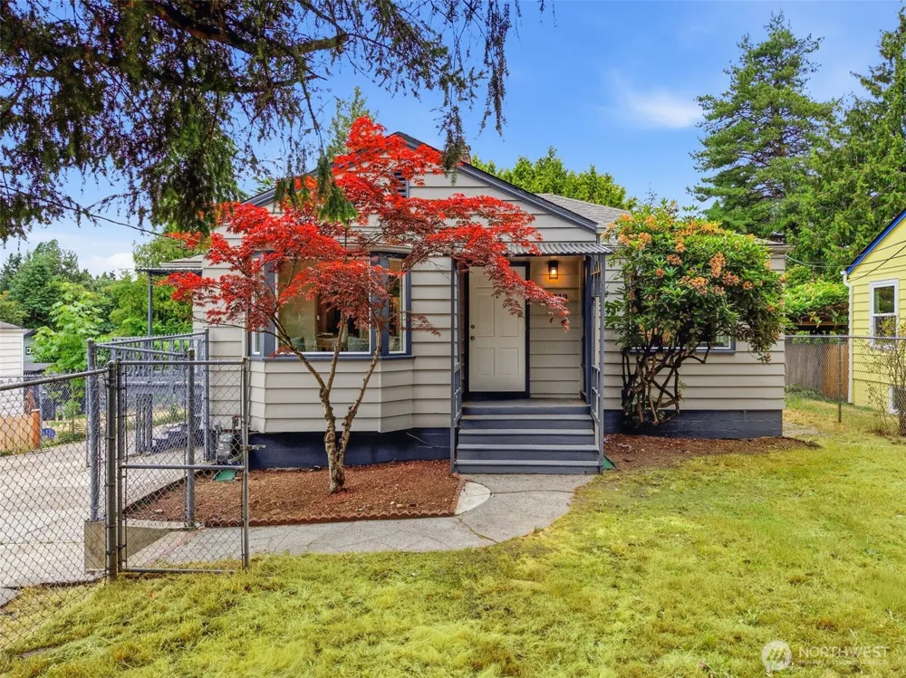 10713 15th Avenue NE Seattle, WA 98125