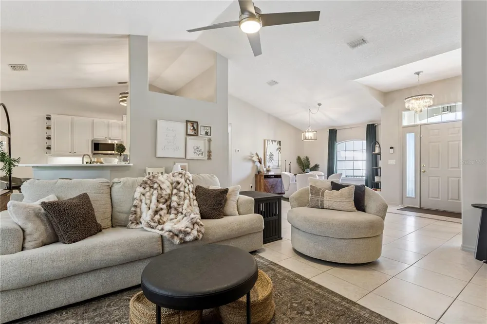 39843 GROVE HEIGHTS Lady Lake, FL 32159