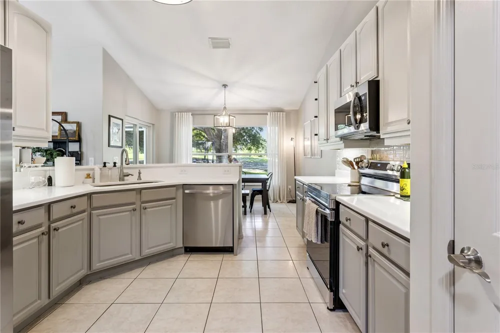 39843 GROVE HEIGHTS Lady Lake, FL 32159