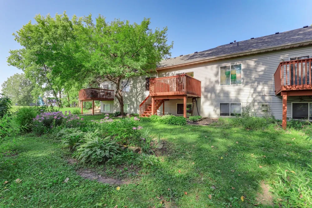 4826 Bluff Heights Trail SE Prior Lake, MN 55372
