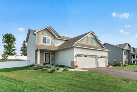 972 Forest Edge Circle