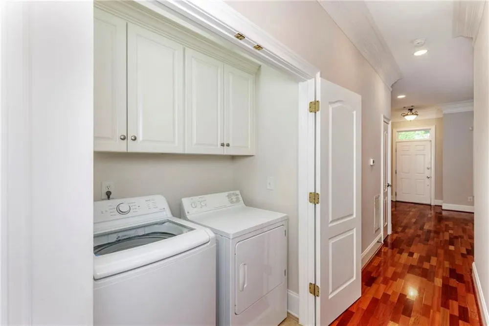 8720 Parker Place Roswell, GA 30076
