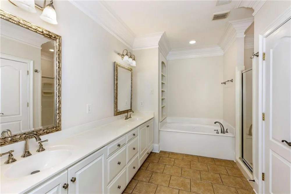 8720 Parker Place Roswell, GA 30076