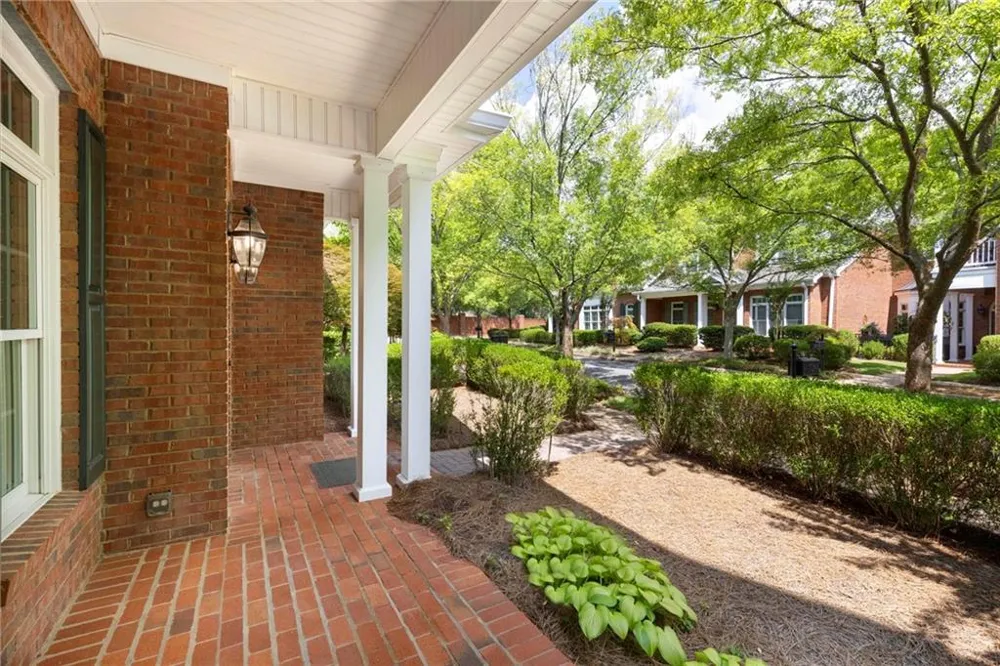 8720 Parker Place Roswell, GA 30076
