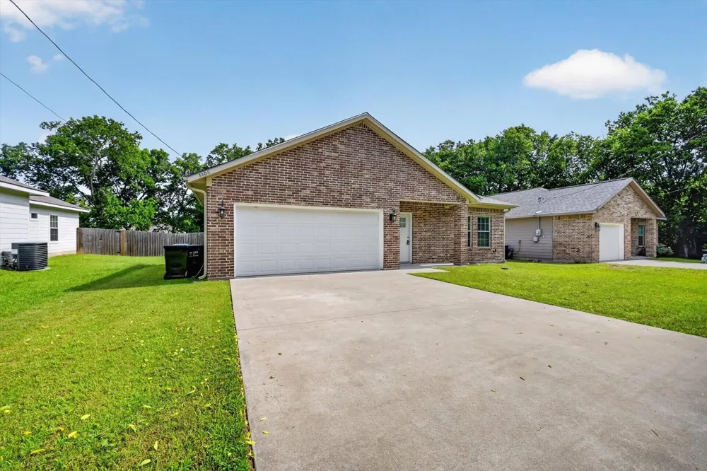 4404 Harris Street Greenville, TX 75401