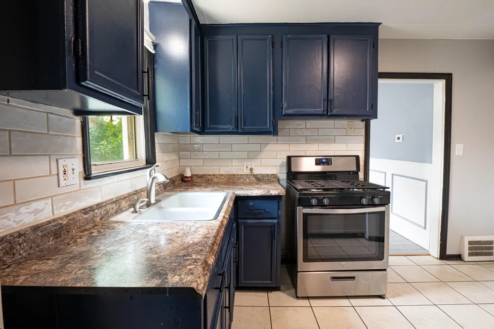 24300 Melrose Avenue Eastpointe, MI 48021