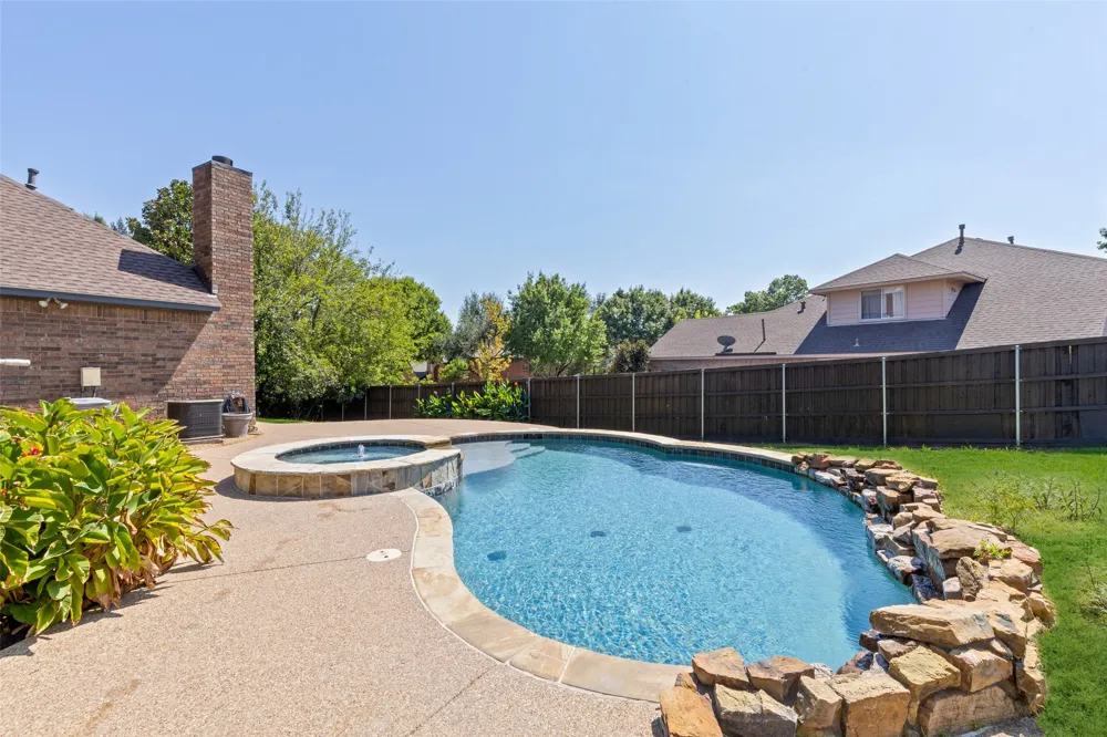 2601 Kimberly Drive Grapevine, TX 76051