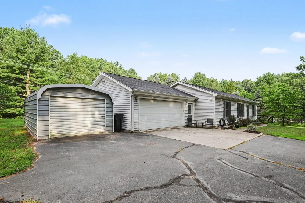 6525 McCords Avenue SE Alto, MI 49302