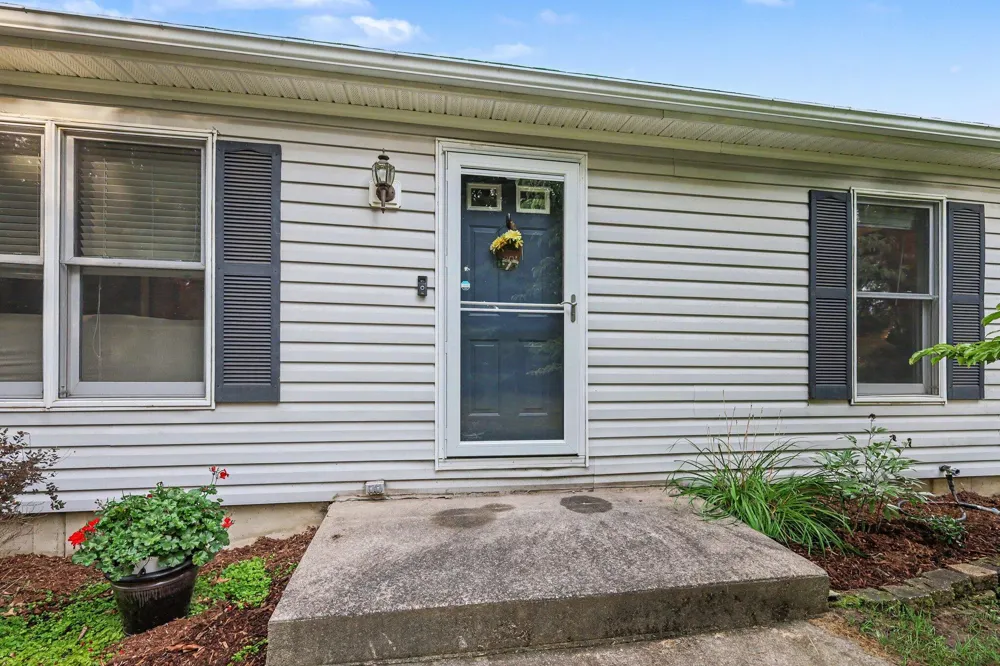 6525 McCords Avenue SE Alto, MI 49302