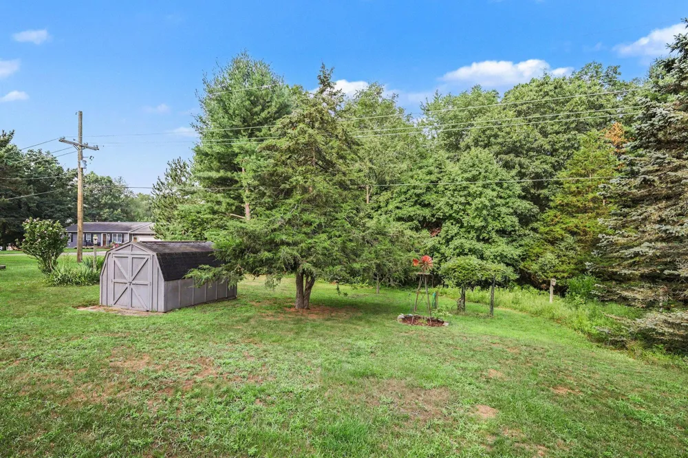 6525 McCords Avenue SE Alto, MI 49302