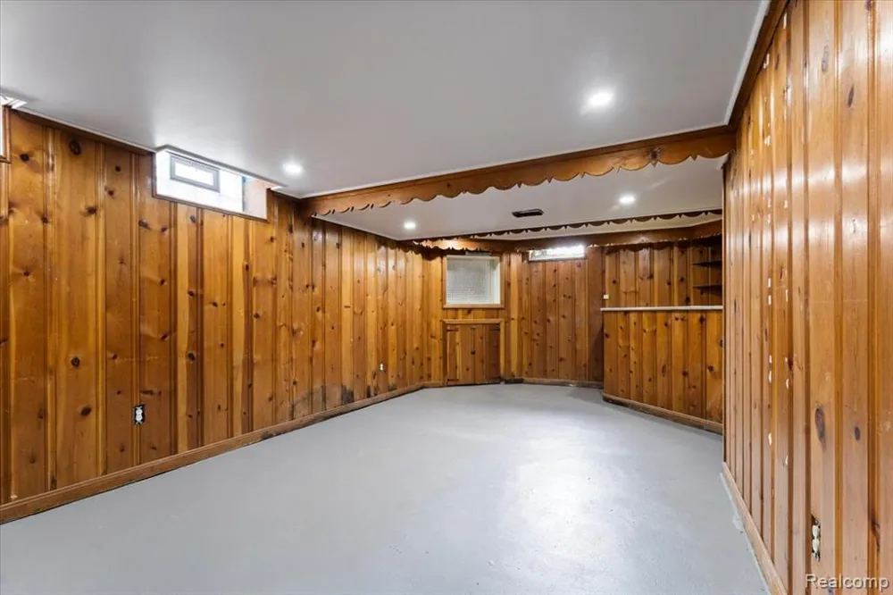 16171 Glastonbury Road Detroit City, MI 48219