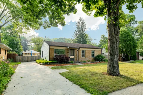 1036 Maple Road