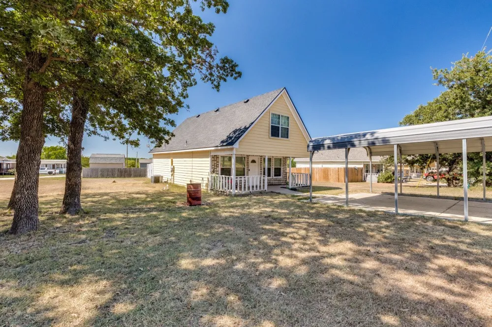 11001 Shady Oaks Drive Runaway Bay, TX 76426