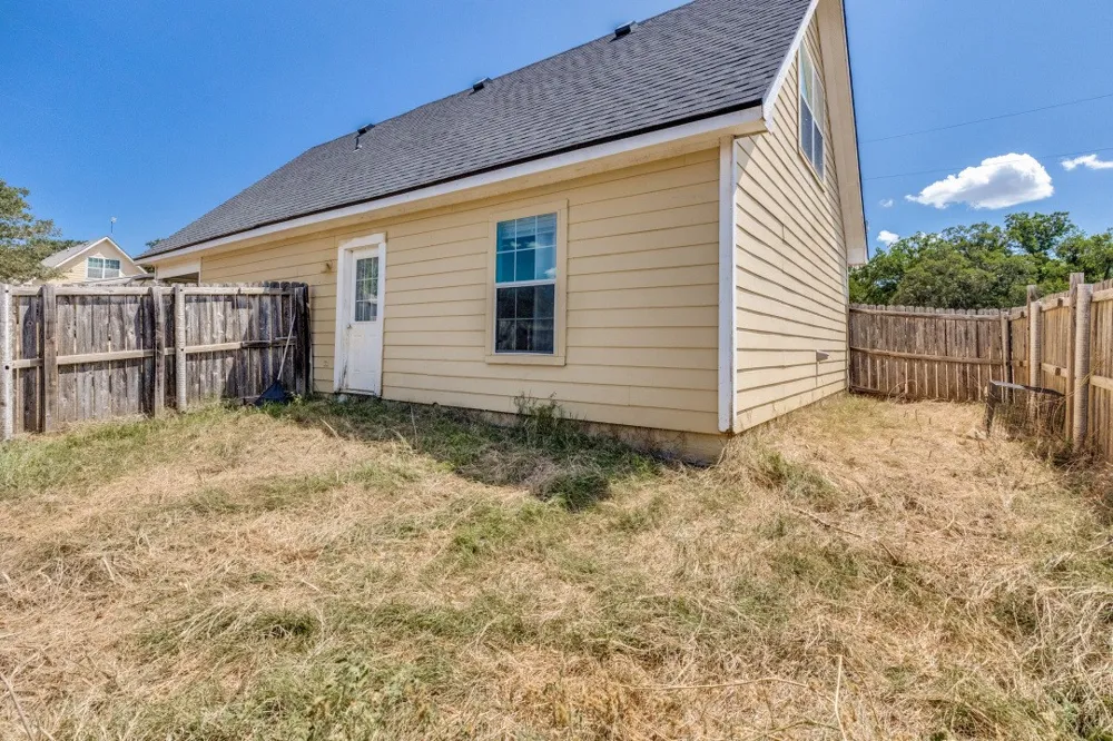 11001 Shady Oaks Drive Runaway Bay, TX 76426
