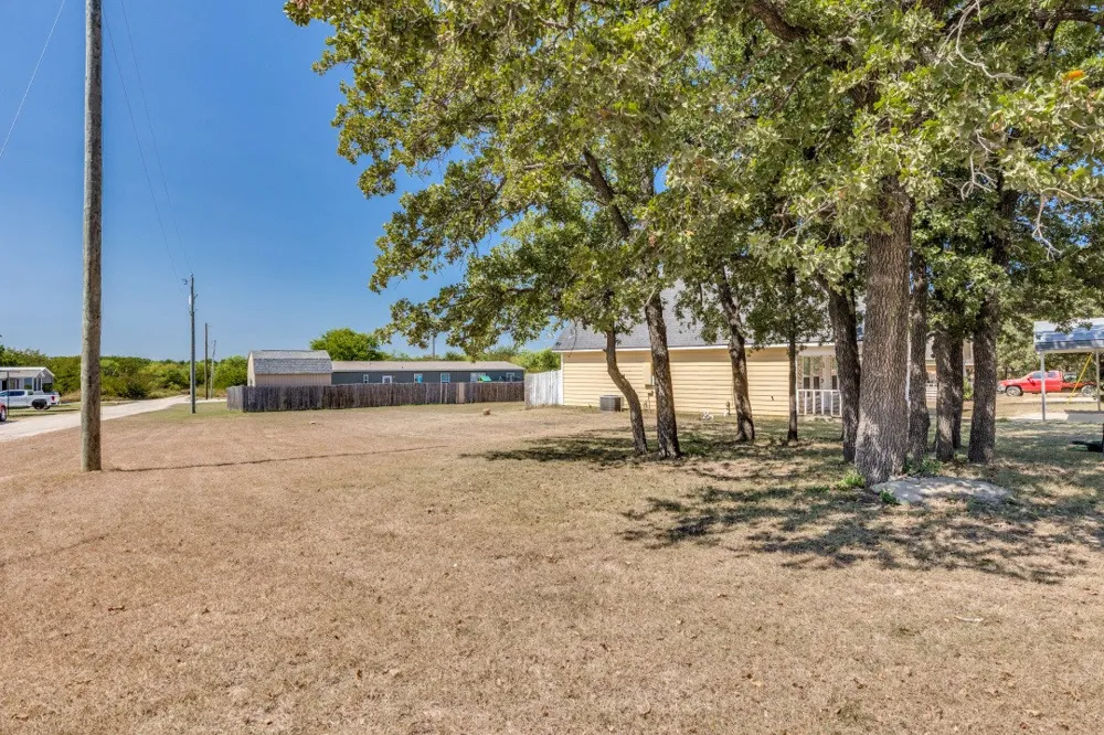 11001 Shady Oaks Drive Runaway Bay, TX 76426