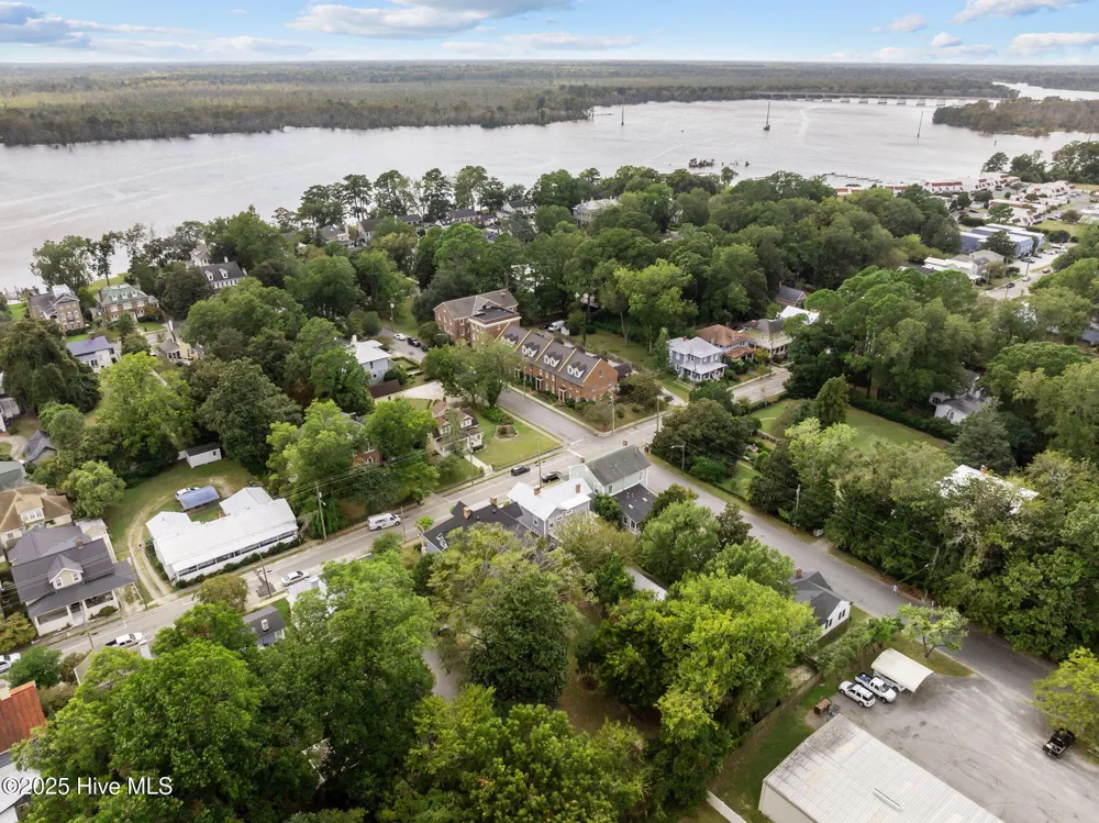620 W 2nd Street Washington, NC 27889