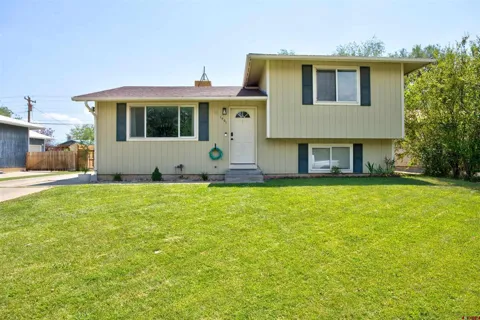 1501 Navajo St.