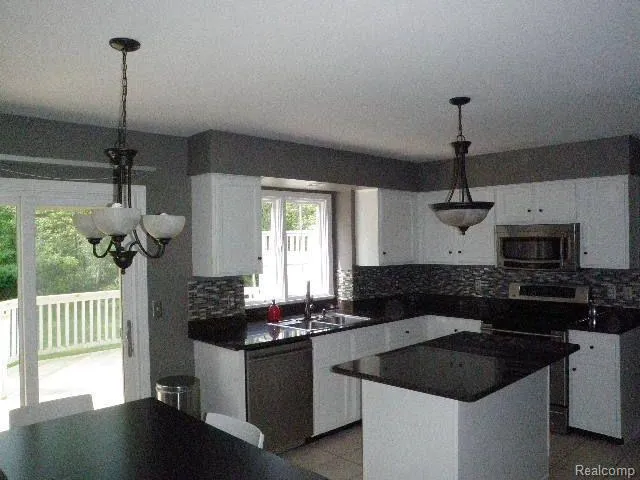 3743 ROLLING HILLS ROAD Orion Charter Township, MI 48359