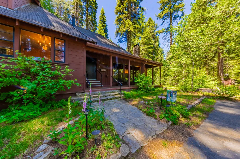 1173 Railroad Avenue Fish Camp, CA 93623