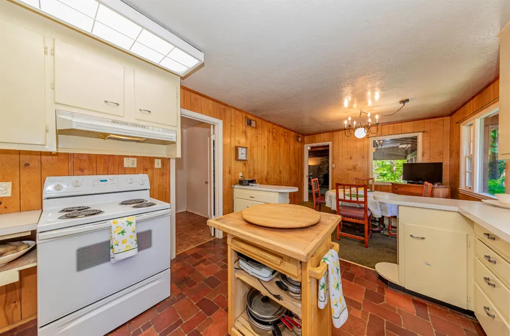 1173 Railroad Avenue Fish Camp, CA 93623