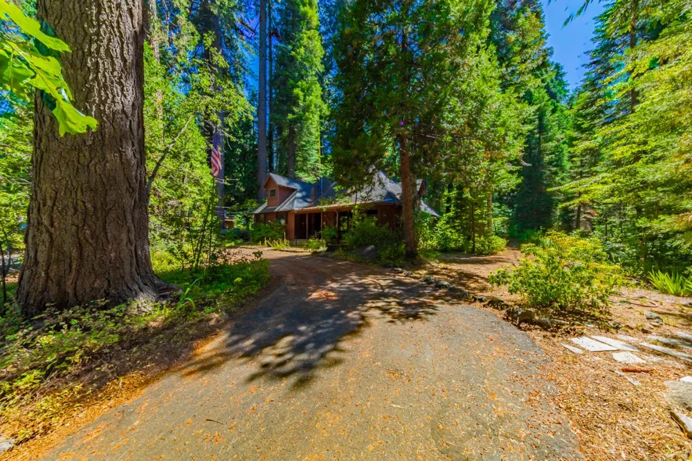 1173 Railroad Avenue Fish Camp, CA 93623