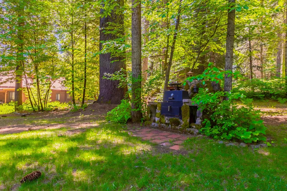 1173 Railroad Avenue Fish Camp, CA 93623