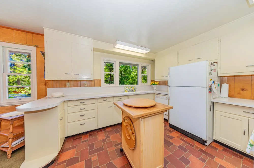 1173 Railroad Avenue Fish Camp, CA 93623