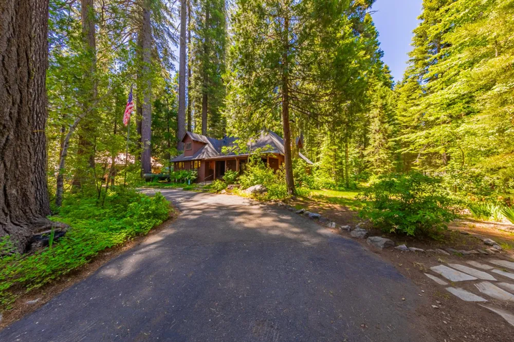 1173 Railroad Avenue Fish Camp, CA 93623