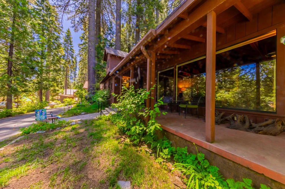 1173 Railroad Avenue Fish Camp, CA 93623
