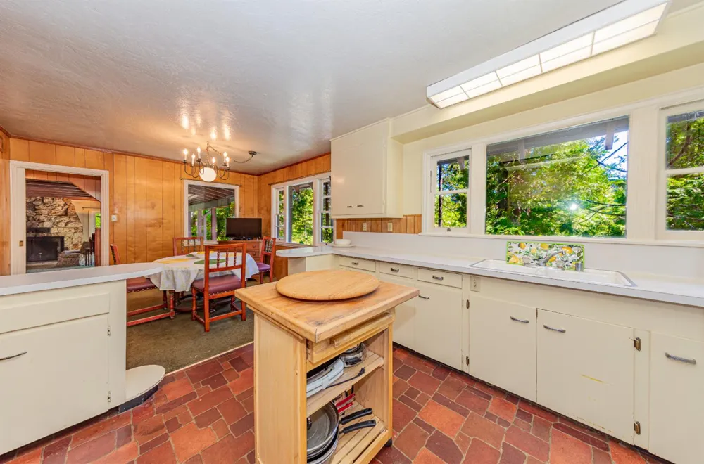 1173 Railroad Avenue Fish Camp, CA 93623