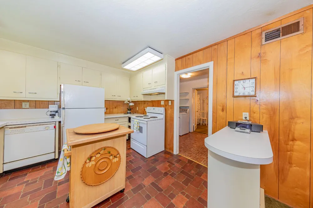 1173 Railroad Avenue Fish Camp, CA 93623
