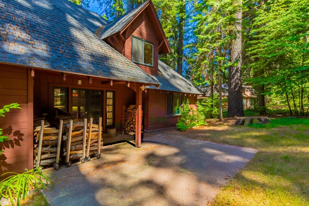 1173 Railroad Avenue Fish Camp, CA 93623